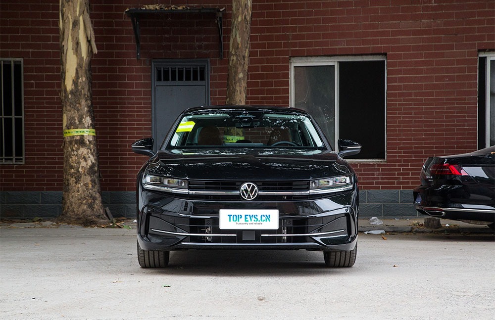 imgi_3_1_3(3) 2026 Volkswagen Magotan– China Export Vehicle | CAR IN CHINA - Image 1